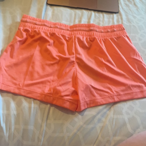 NWT Reebok Women's WOR Knit Poly Shorts - Picture 2 of 3